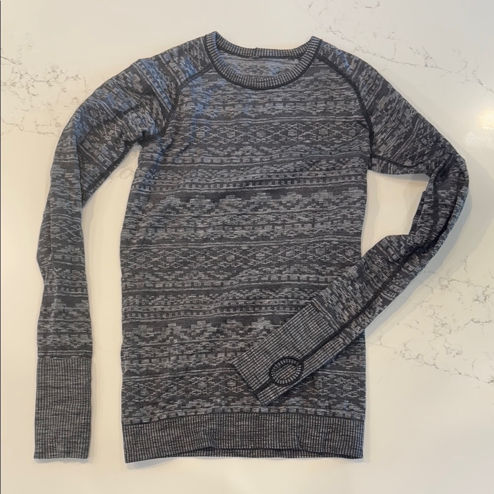lululemon Gray Patterned Long Sleeve Top